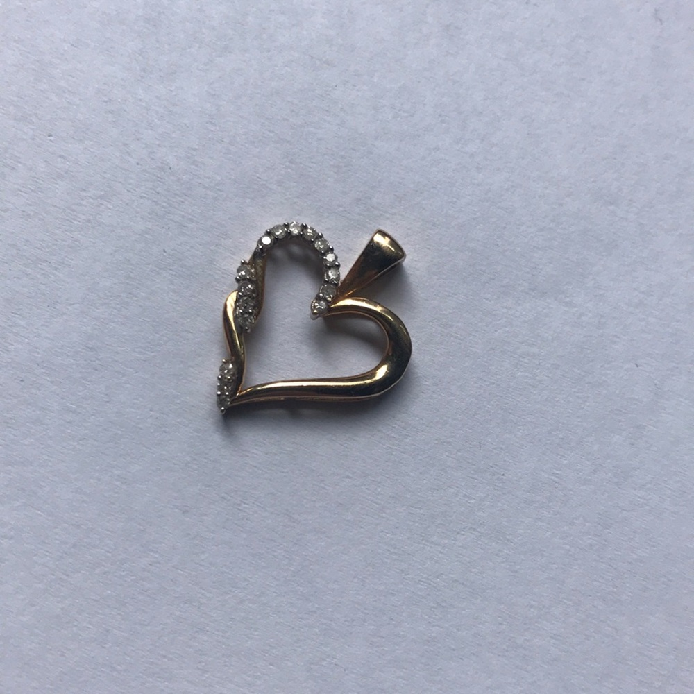 Heart pendant with diamonds